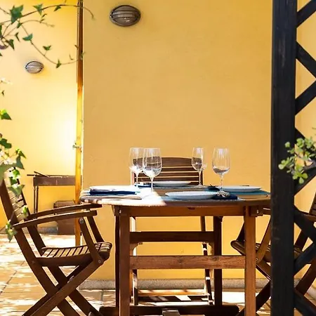 Luisa Sunny House